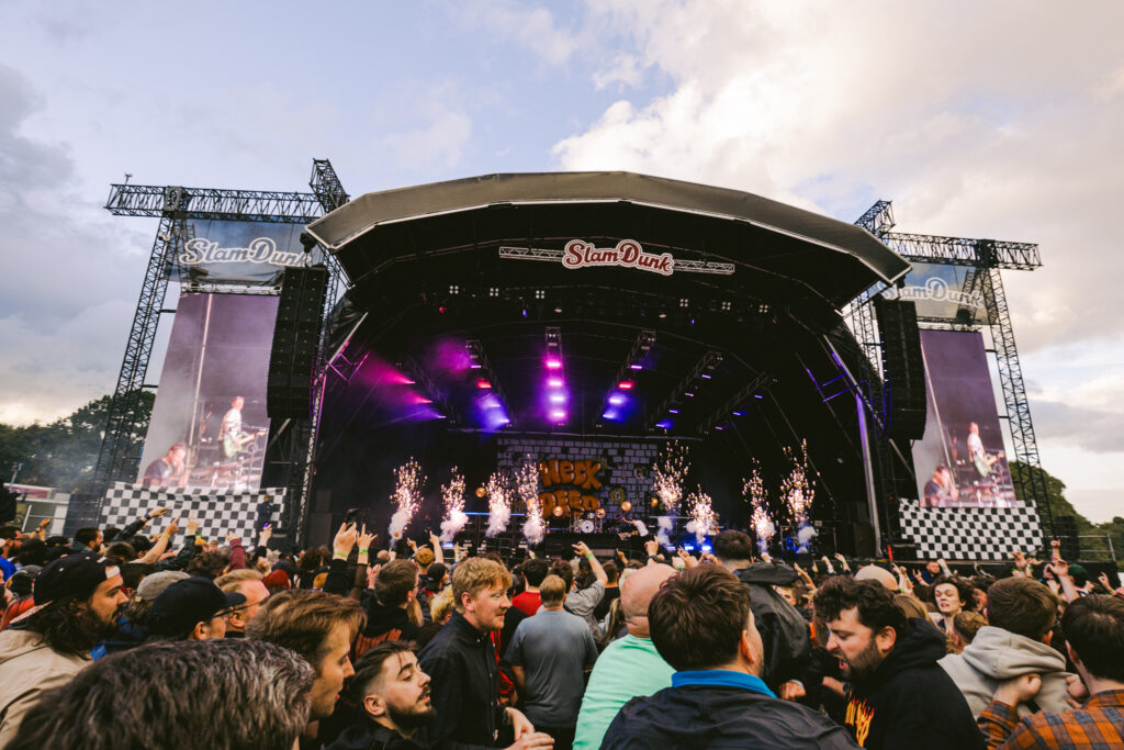 Welsh pop-punk outfit Neck Deep light up Slam Dunk North 2025.